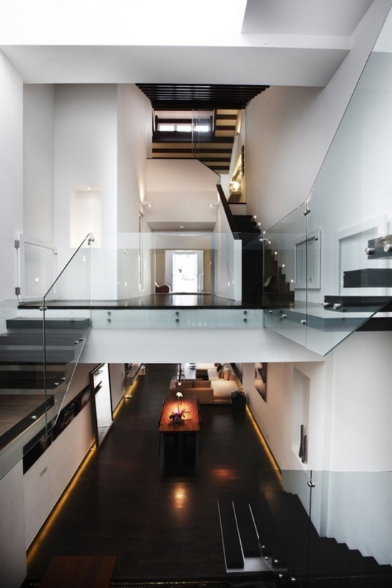 tn_Posted-On-Shock-Mansion-4434