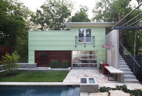 tn_Posted-On-Shock-Mansion-4731